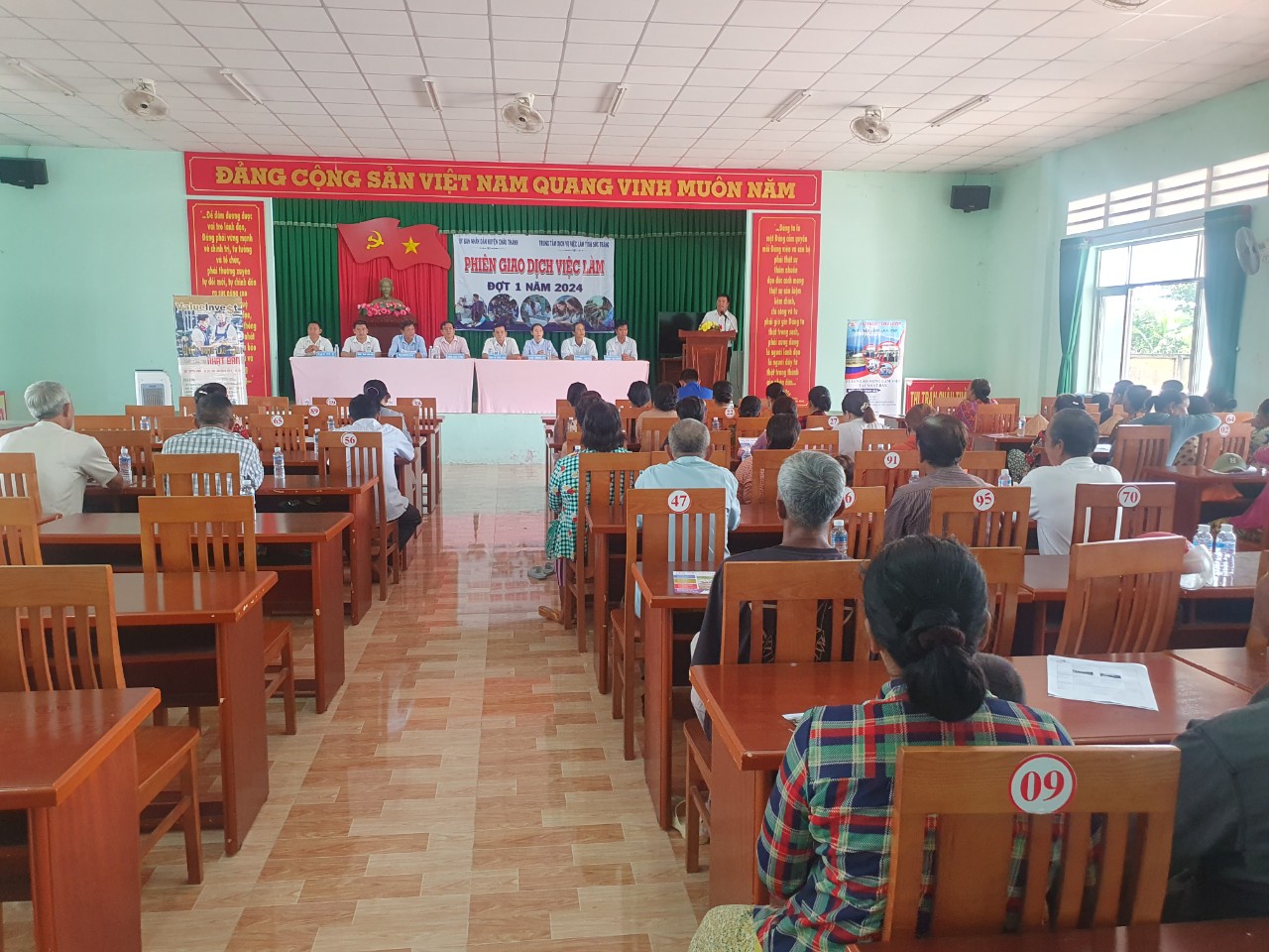 TTDVVL Sóc Trăng tổ chức phiên giao dịch việc làm lưu động tại huyện Châu Thành ngày 13/05/2024